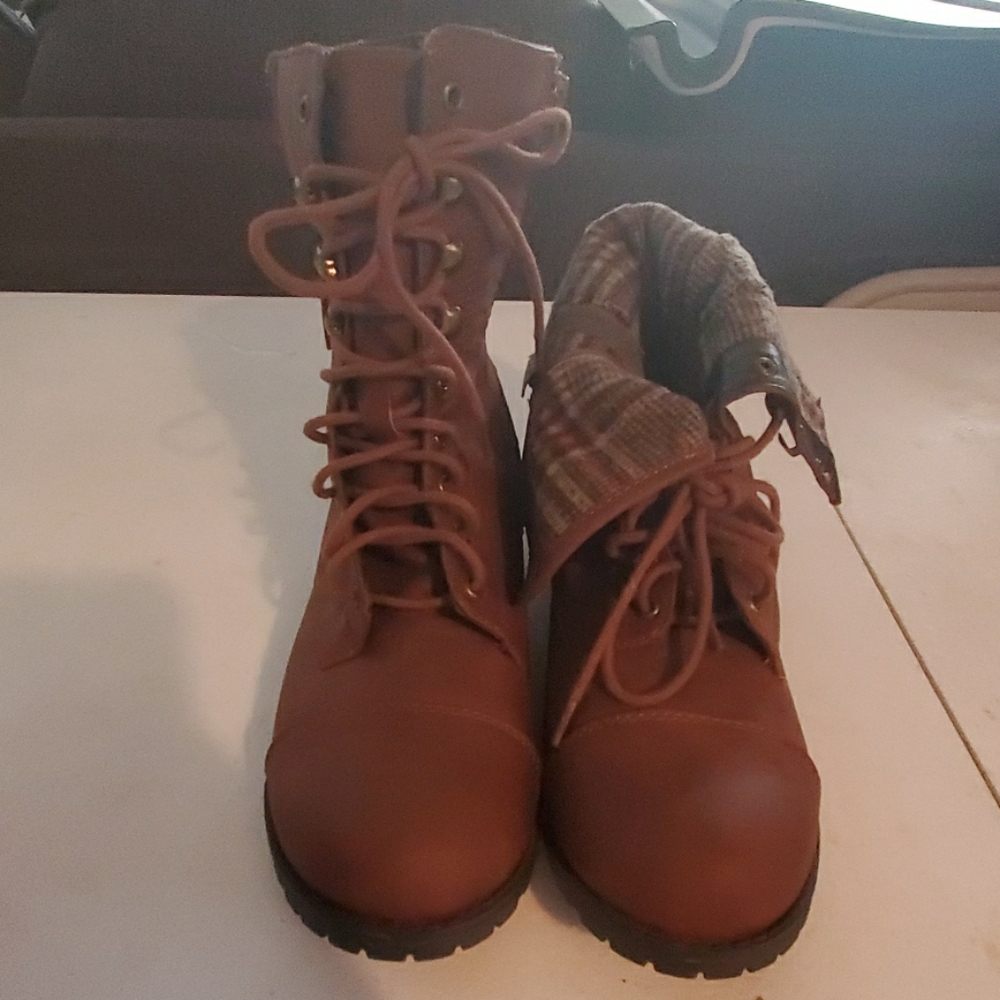 Charlotte Russe Sz 10 boots